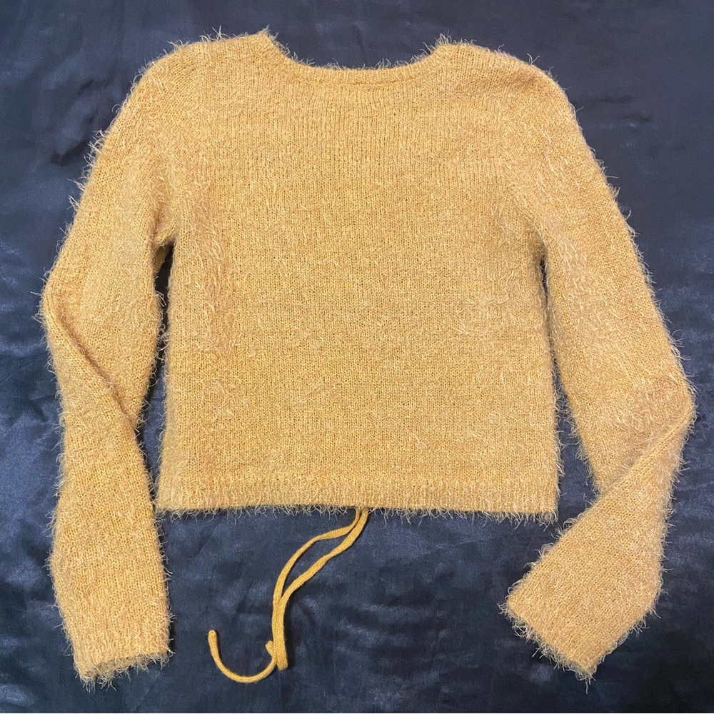 ‼️CLEARANCE Item‼️| Fuzzy Gold Scrunch Sweater - Picture 8 of 9